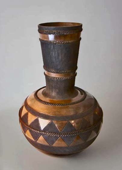 nic-sithole-ceramic-artist-ceramics-southern-africas-ultra-furn-regional-exhibition-2012