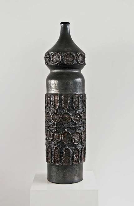 perignem-black-decorated-vase-77-cm giant-perignem-floor-vase-designed-by-elisabeth-vandeweghe
