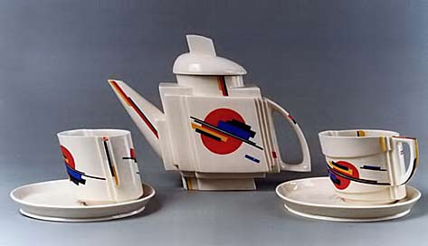 russkii_avangard teaset with suprematist design