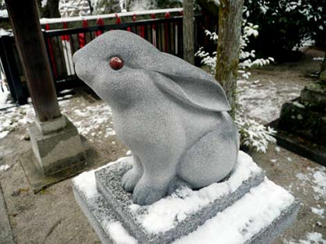 Carved stone sculpture of a rabbit 'Okazaki Shrine' (Rabbit Shrine), Kyoto 