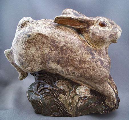 Morris-Pottery-ceramic-rabbit on base