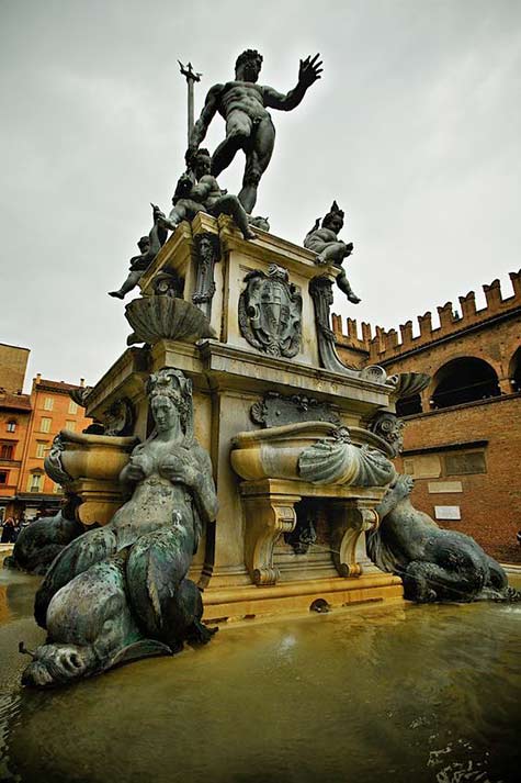 street Fountain-of-Neptune in Italy