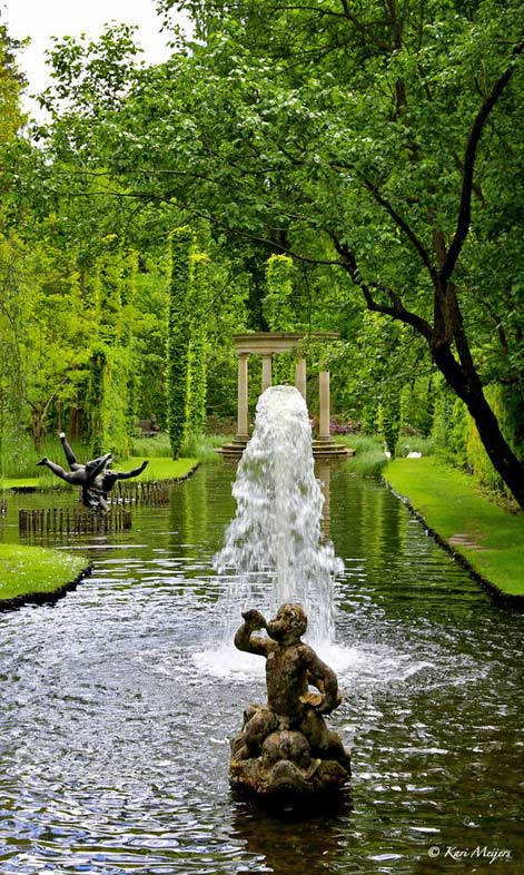 Havlystparken-Hvitsten,-Norway garden lake fountain