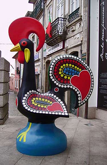 Portuguese rooster statue in Porto