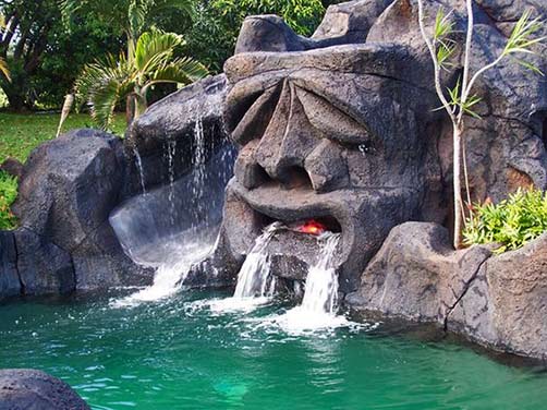 The-Tiki-Pool-sculpture head in-Duinrell