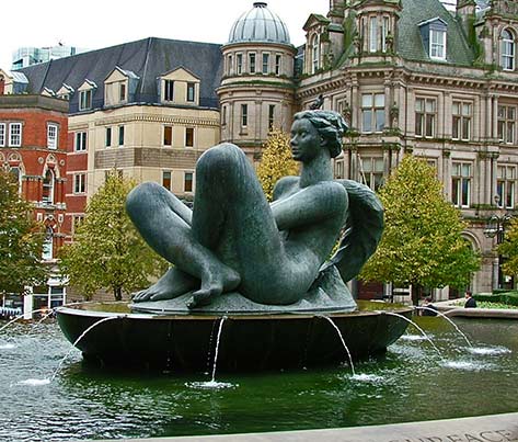 Water Goddess Victoria_Square_-_Birmingham