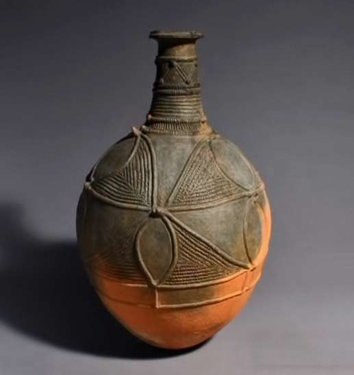 Incised decoration pot by Igbo, Nigeria