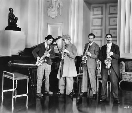 Monkey-Business---Marx-Brothers playing saxaphones