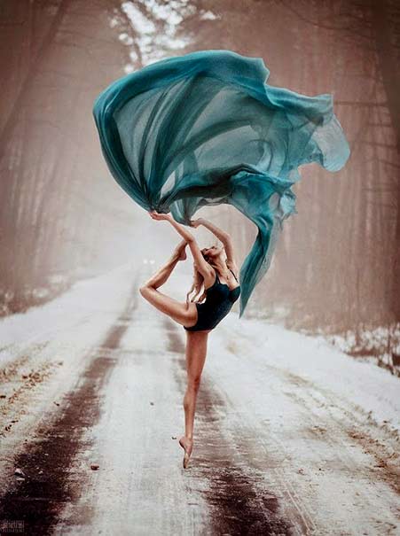 Svetlana Belyaeva photo of a dancer in the forest