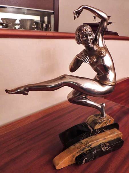 Harem-Dancer-Sculpture-by-Van-de-Voorde in bronze