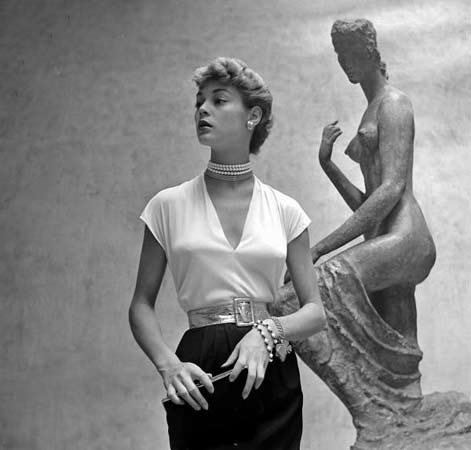 Nina-Leen,photograph of model -Jean-Patchett,-Life,-1949