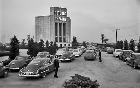 Chicago outdoor drive in theater Francis-Miller-1951