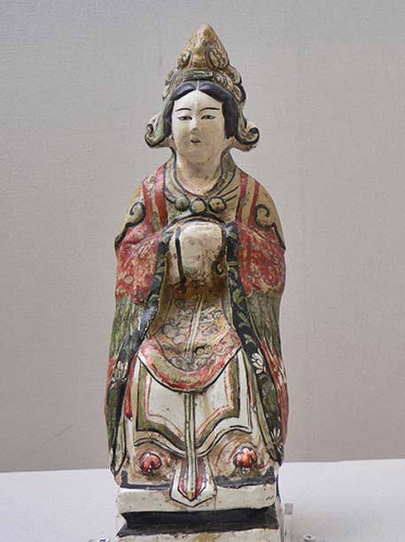 Pa village kiln, hand painted seated female, Shanghai Museum