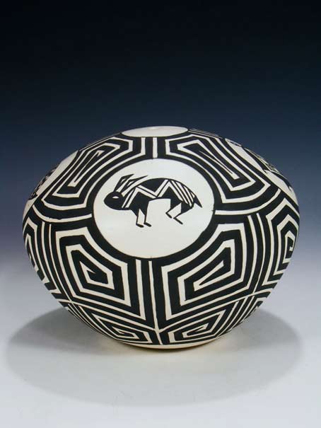 Black and white geometric patterned Acoma Pueblo Hand Coiled Pottery Seed Pot - JM Shativa Peublo Direct