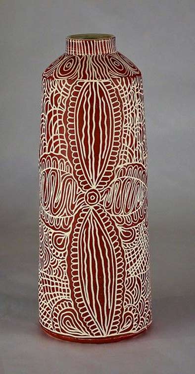 Ernabella-Arts-ceramics Tjimpuna Williams Ngayuku Walka stoneware with terrasigilatta 