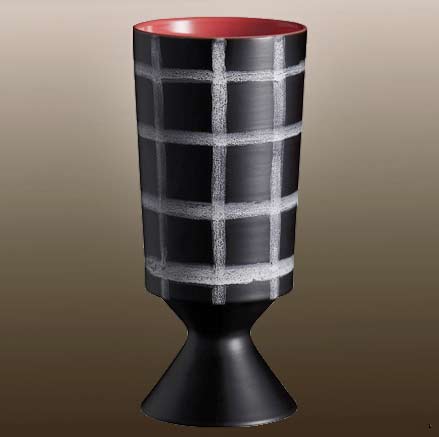 retia_vase black with white chequered pattern Rometti