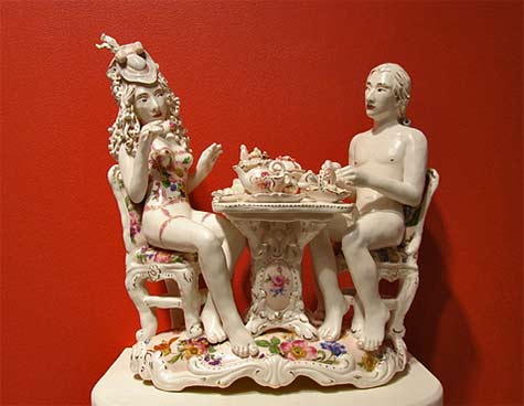 Chris-Antemann-porcelain-sculpture naked couple having tea