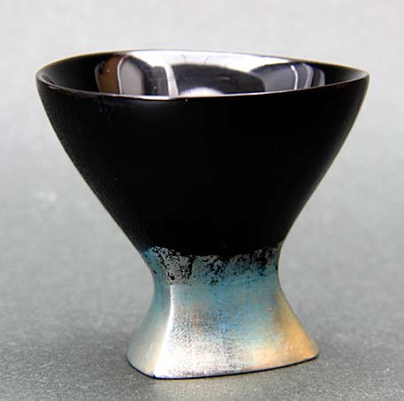 Naoko-Kusuda-sleek porcelain tea-bowl