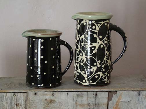 Britta-Mikasch-ceramic-jugs in black and white