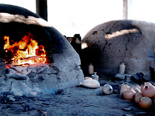 Honduros Lenca pottery adobe kiln