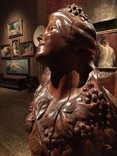Wood carved sculpture bust Fortuny Palazzo