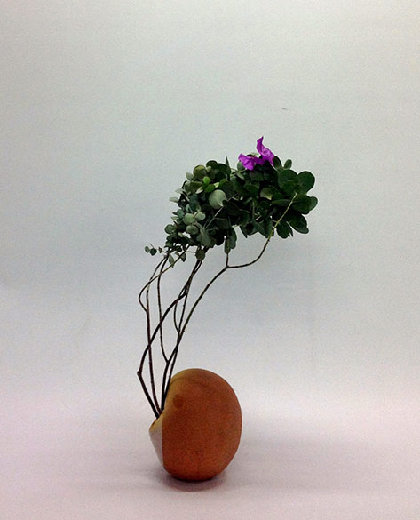 Pats-Ikebana-Eucalyptus-branches-and-Bougainvillea-2015