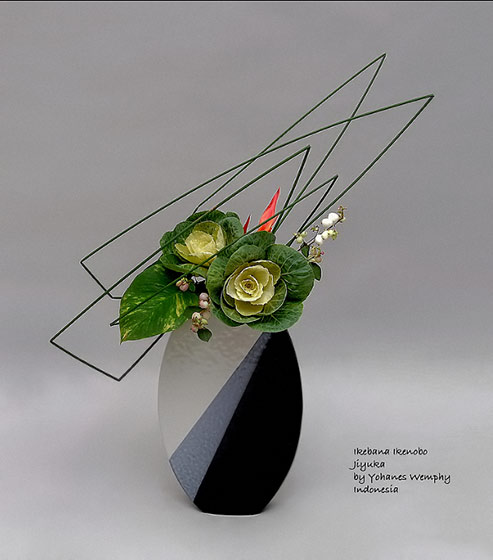 Ikebana-Ikenobo-Jhiyuka---Yohanus-Wemphy geometric floral display