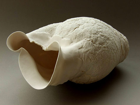 Pascale-de-Visscher ceramic sculpture