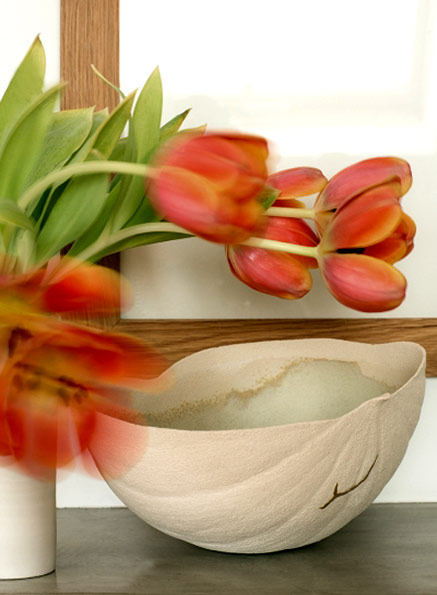 Paule-Fattaccioli-ceramic-bowl with tulips