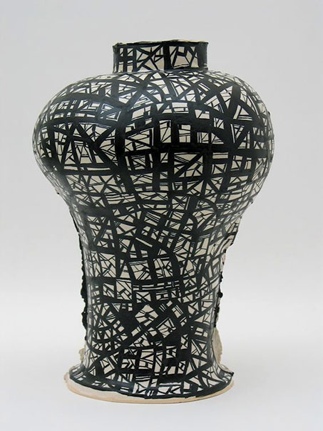Ruan-Hoffman-ceramic-vase black and white abstract