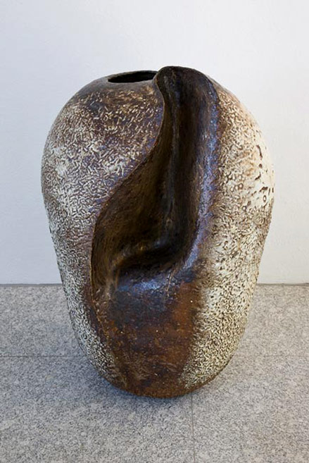 Thijs-Nel-sculptural-ceramic vase