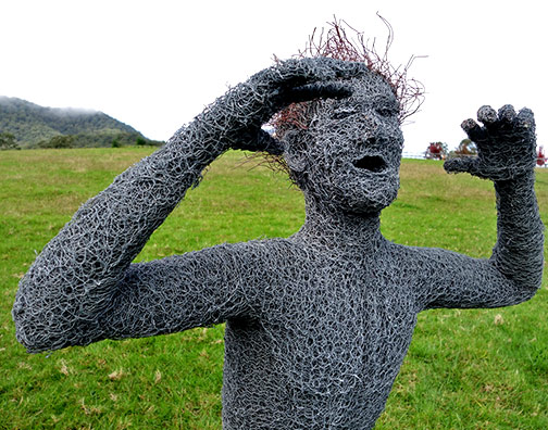 2015_-Elle-Szpindler-wire-sculpture Awakening