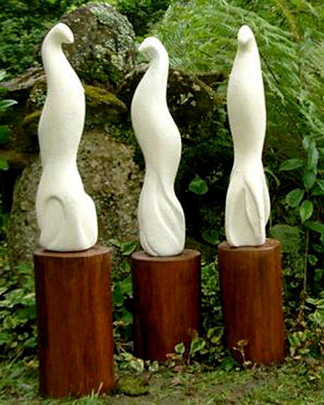 Three white birds sculpture Meeting-by-Yamuna-Bruce---2015