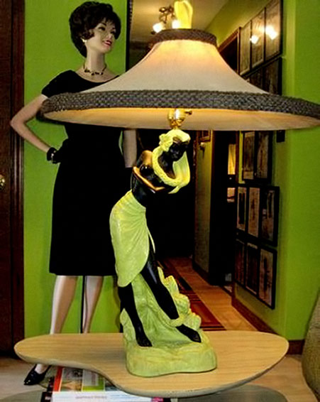 1950's-Reglor-of-California-chalkware-hula-girl-lamp-with-coolie-lamp-shade
