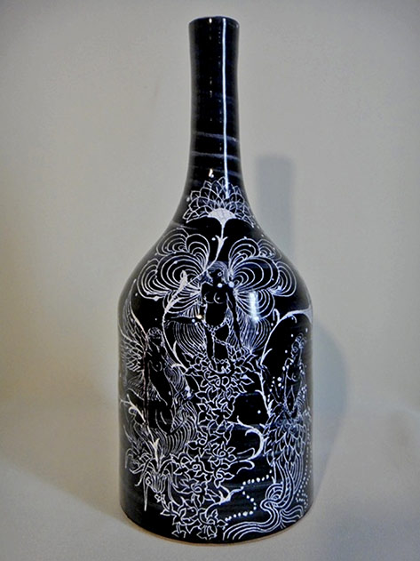 Jacques-de-Chateneuil ceramic bottle