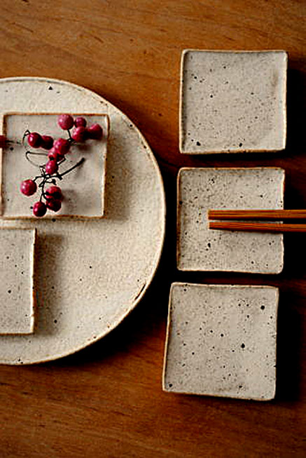 Shinobu-Hashimoto-chopstick-ceramic rests