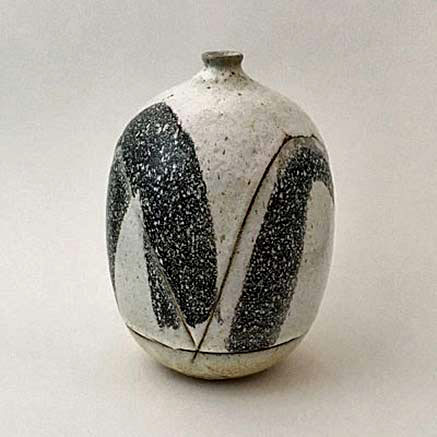 Matthew-Wade-ceramic-vessel