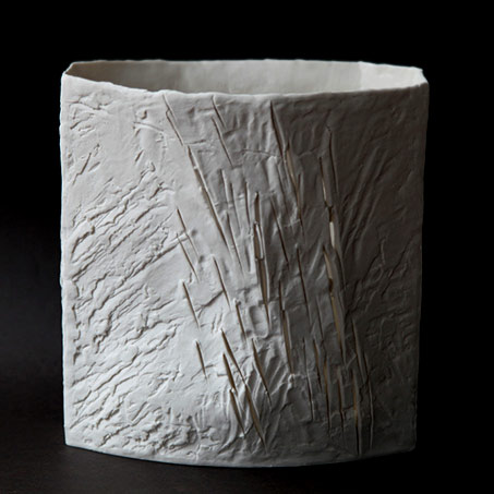 Incised porcelain vase - Sally Cleary