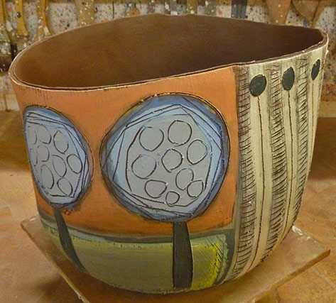 Linda Styles uk-abstract motif vessel 