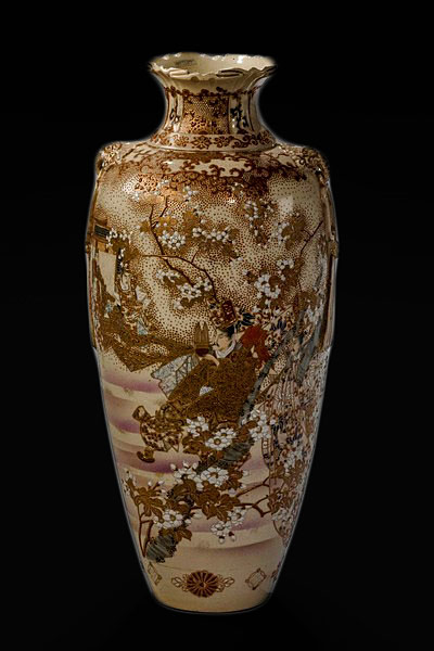19th Century Kutani ovoid pottery Vase