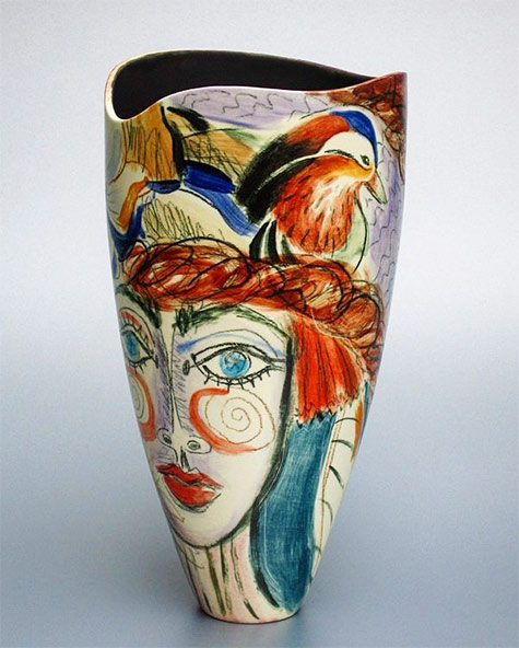 Ingrid_Saag-ceramic-vase lady wearing bird hat