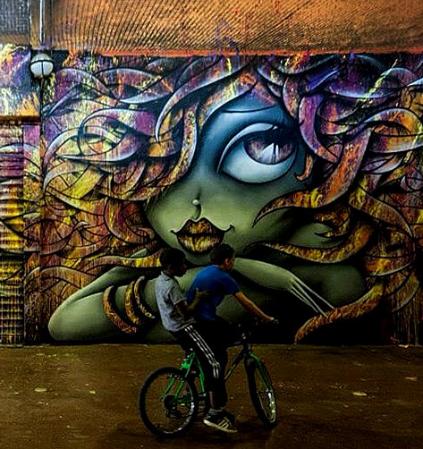 vinnie-graffiti-street art Paris