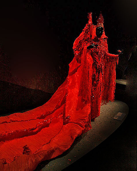 Red Goddess gown Guo Pei