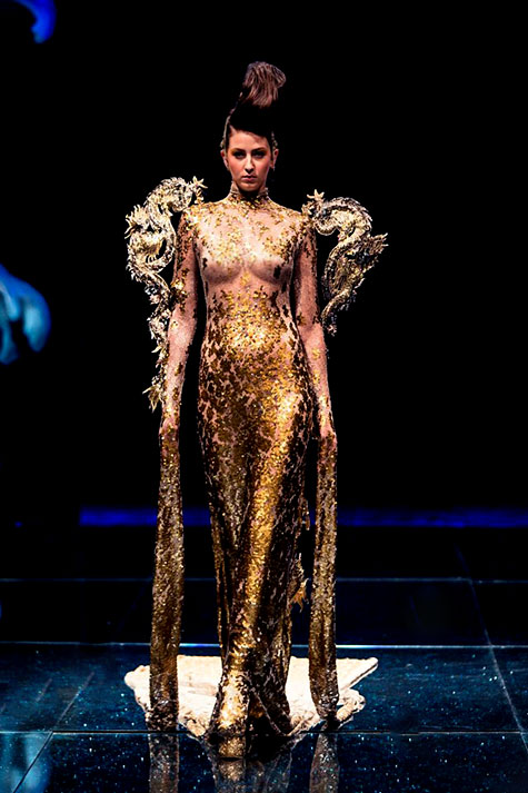 Guo-Pei'Legend-of-the-Dragon'-dress-from-the-Asian-Couture-Evening