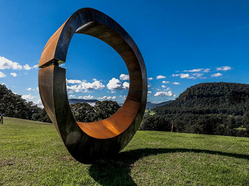 kangaroo-valley-art-festival-2015 mountain sculpture