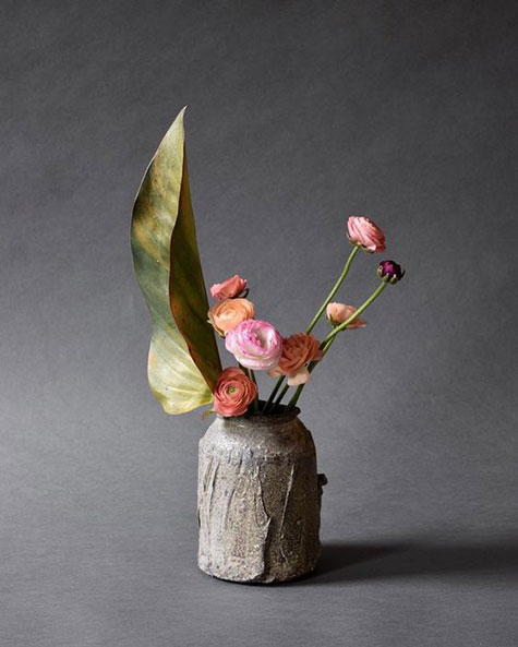 Akira Satake ceramic vase Ikebana