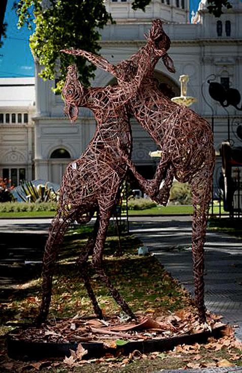 Fighting Roos wire sculpture by Jo Caminiti