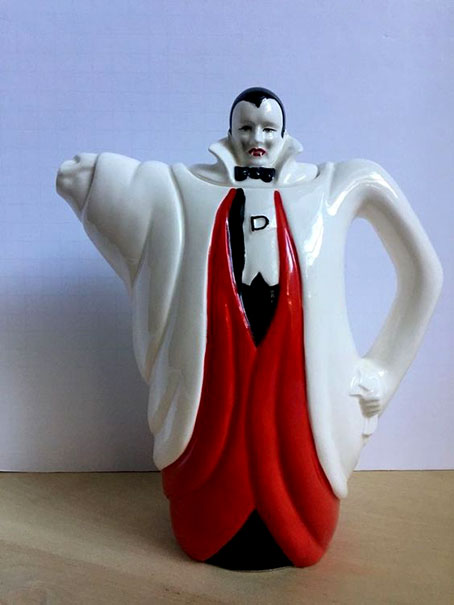 Rare Vintage Sigma by Meadow DRACULA Vampire Ceramic Teapot 10inch tall Japan