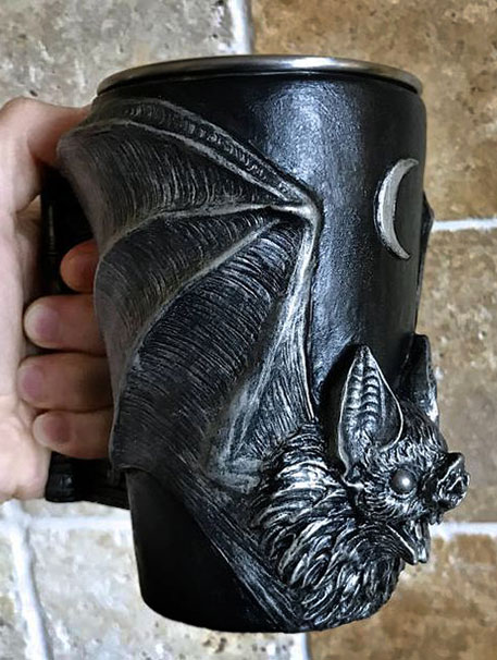 Sculpted-Vampire-Bat-mug in black and silver