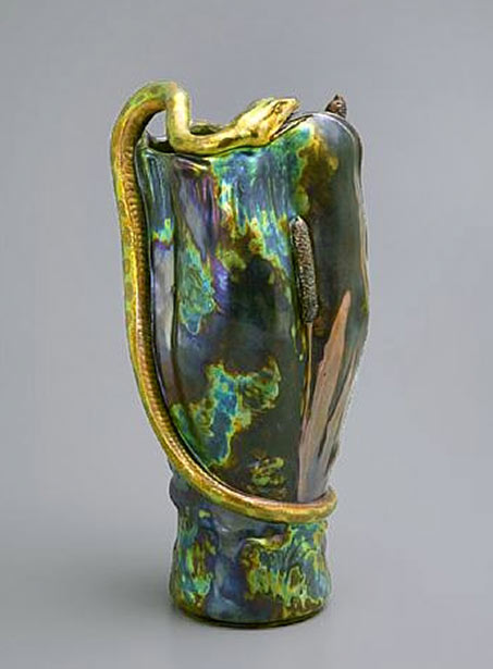 Snake-Vase-Masterpiece-by-Julia Zsolnay